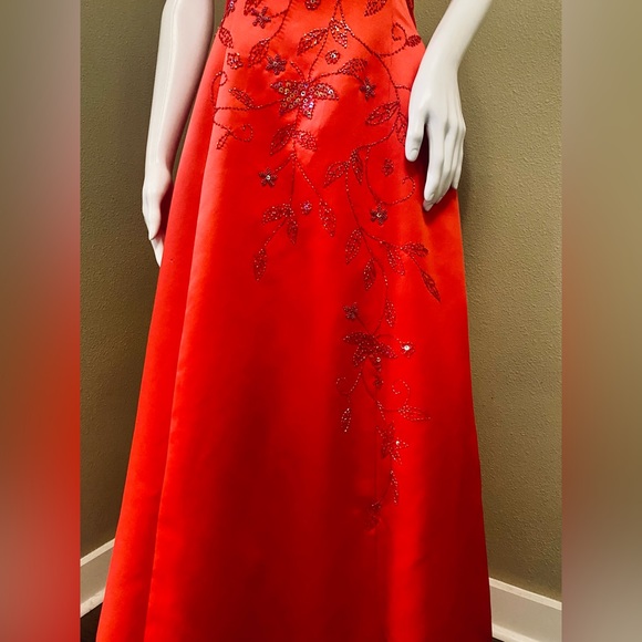 Vintage Roberta Beaded Evening Gown - Picture 3 of 15